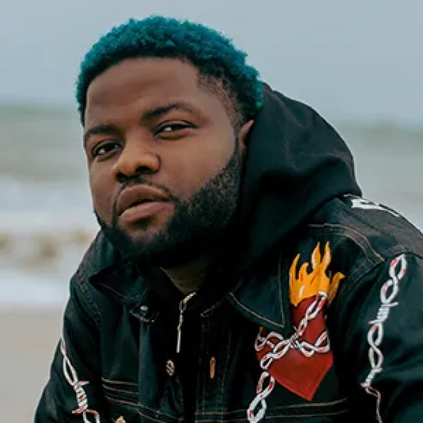Shock as video of Skales covered with bl00d Surfaces Online
